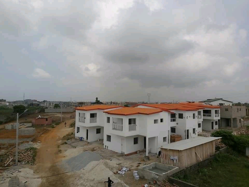 Riviera nouveau duplex de 4 pièces avec chambres autonomes.