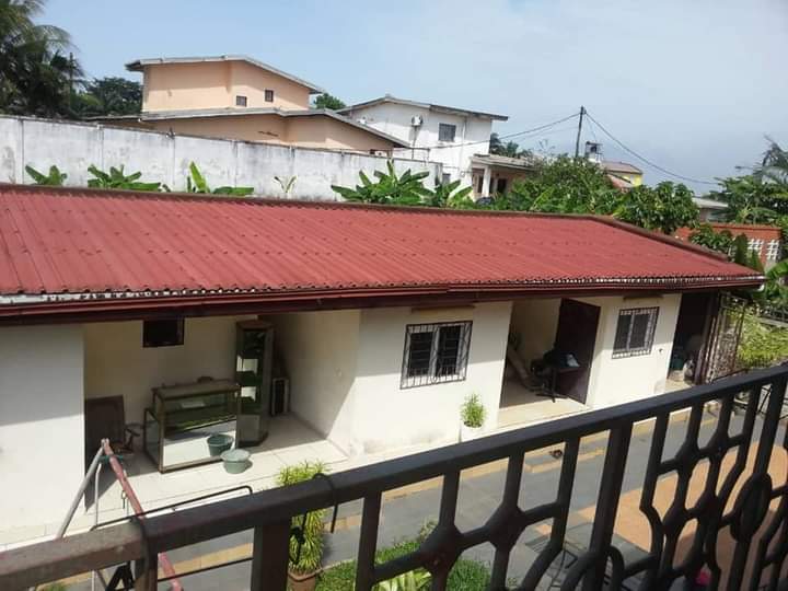 DUPLEX AVEC DÉPENDANCE, EN VENTE AU QUARTIER CHIRAC À YASSA-DOUALA