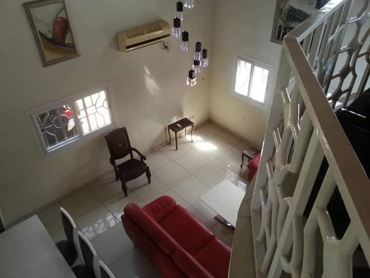 DUPLEX AVEC DÉPENDANCE, EN VENTE AU QUARTIER CHIRAC À YASSA-DOUALA