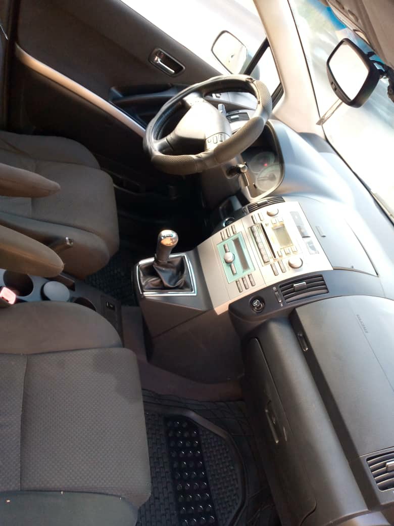 TOYOTA COROLLA VERSO