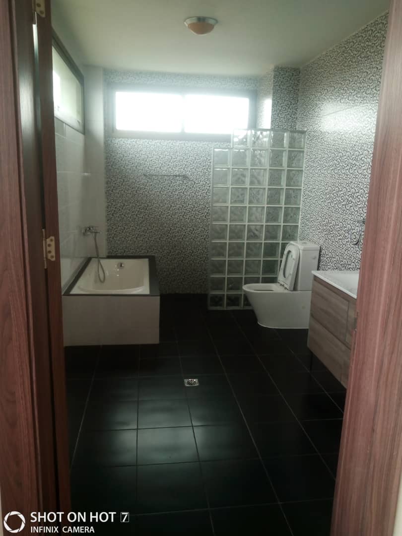 Grand,bel appartement 4 chambres a louer a Bietry