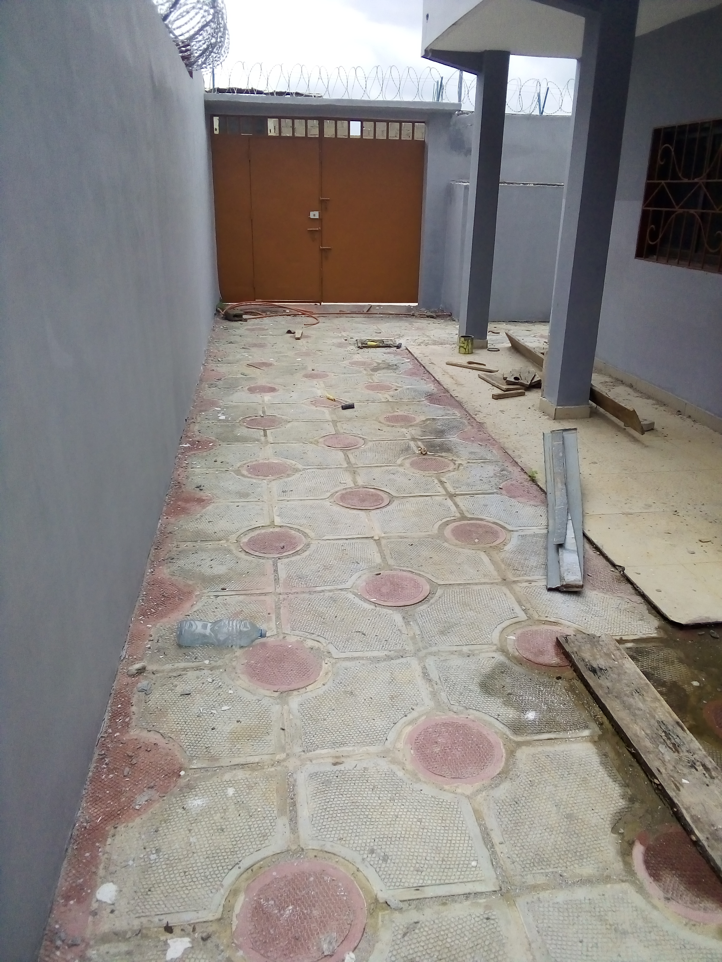 A'LOUER 3pieces à Cocody Riviera plamerais st viateur bessikoi neufs A'LOUER 3pieces à Cocody Riviera plamerais st viateur bessikoi neufs