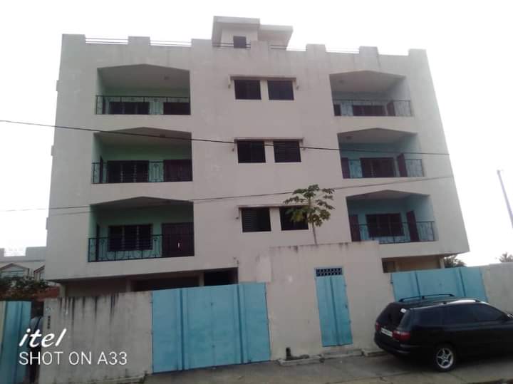 vente d'un grand immeuble à Cotonou vente d'un grand immeuble à Cotonou