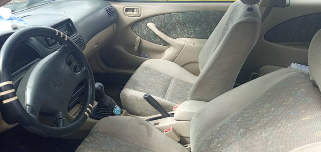 TOYOTA COROLLA 2 PORTIERES