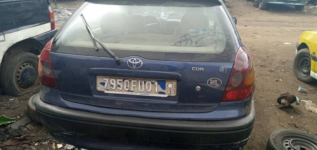 TOYOTA COROLLA 2 PORTIERES