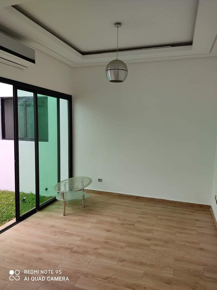 Une villa de 5 pièces en vente à Cocody Riviera 3 synacassi 2 neuf