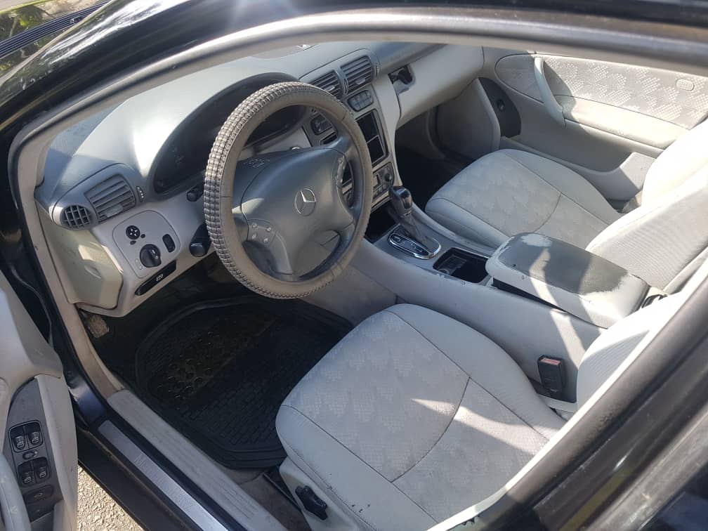 Mercedes C180 maison mère