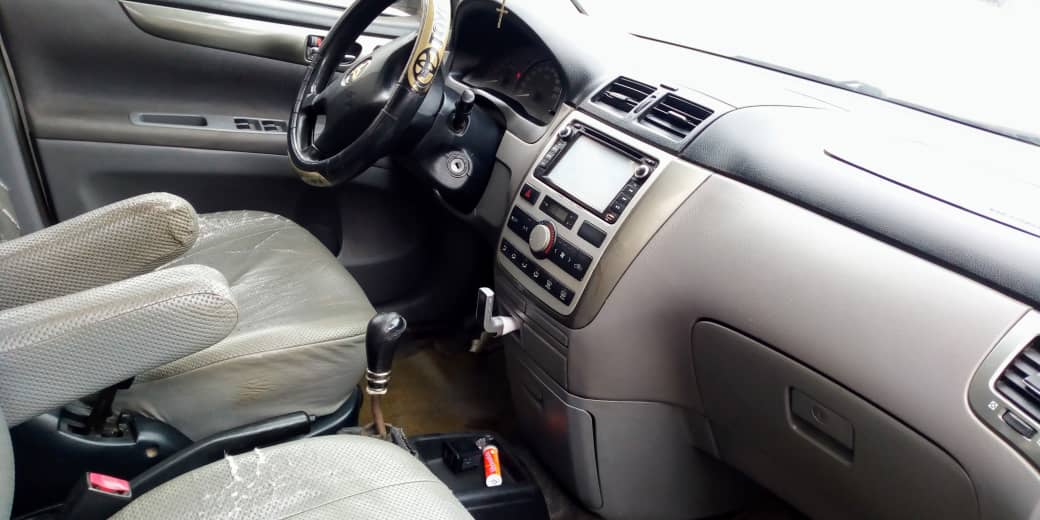 TOYOTA AVENSIS VERSO