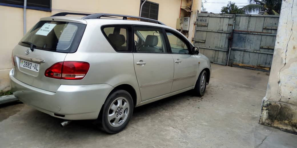 TOYOTA AVENSIS VERSO