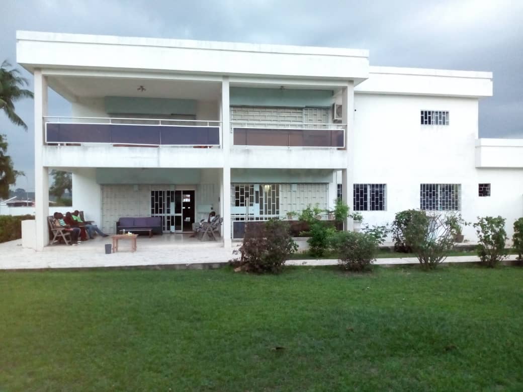Duplex 6 pièces à yamoussoukro quartier millionnaire