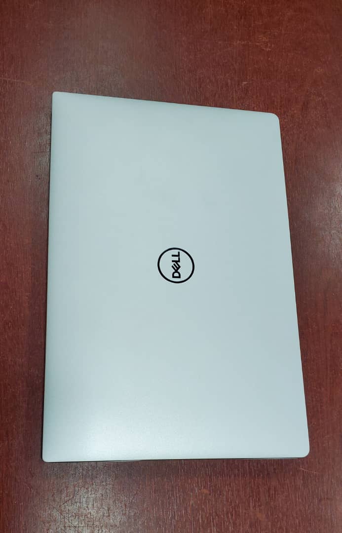 DELL XPS 13 P82G CORE I7 8TH GEN