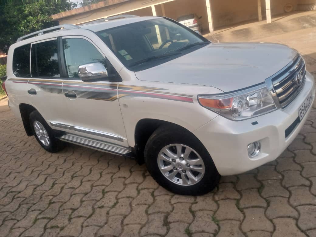 Location de voitures et de minibus au Bénin.