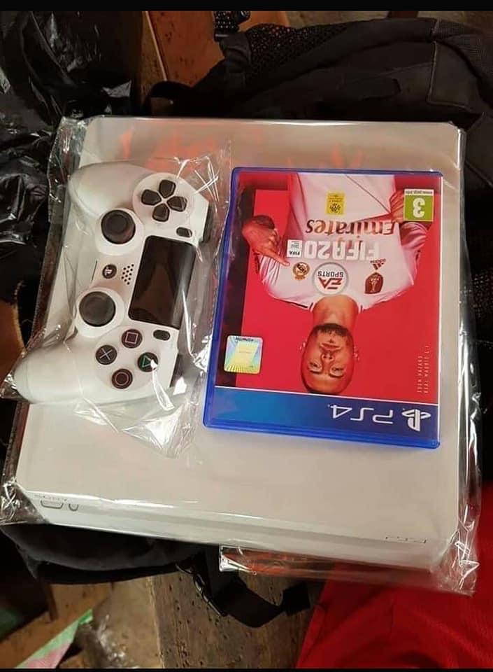 CONSOLE DE JEU VIDEO