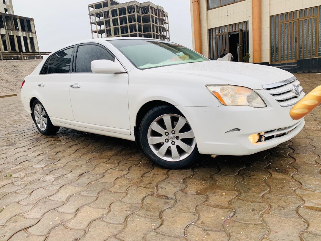 TOYOTA AVALON