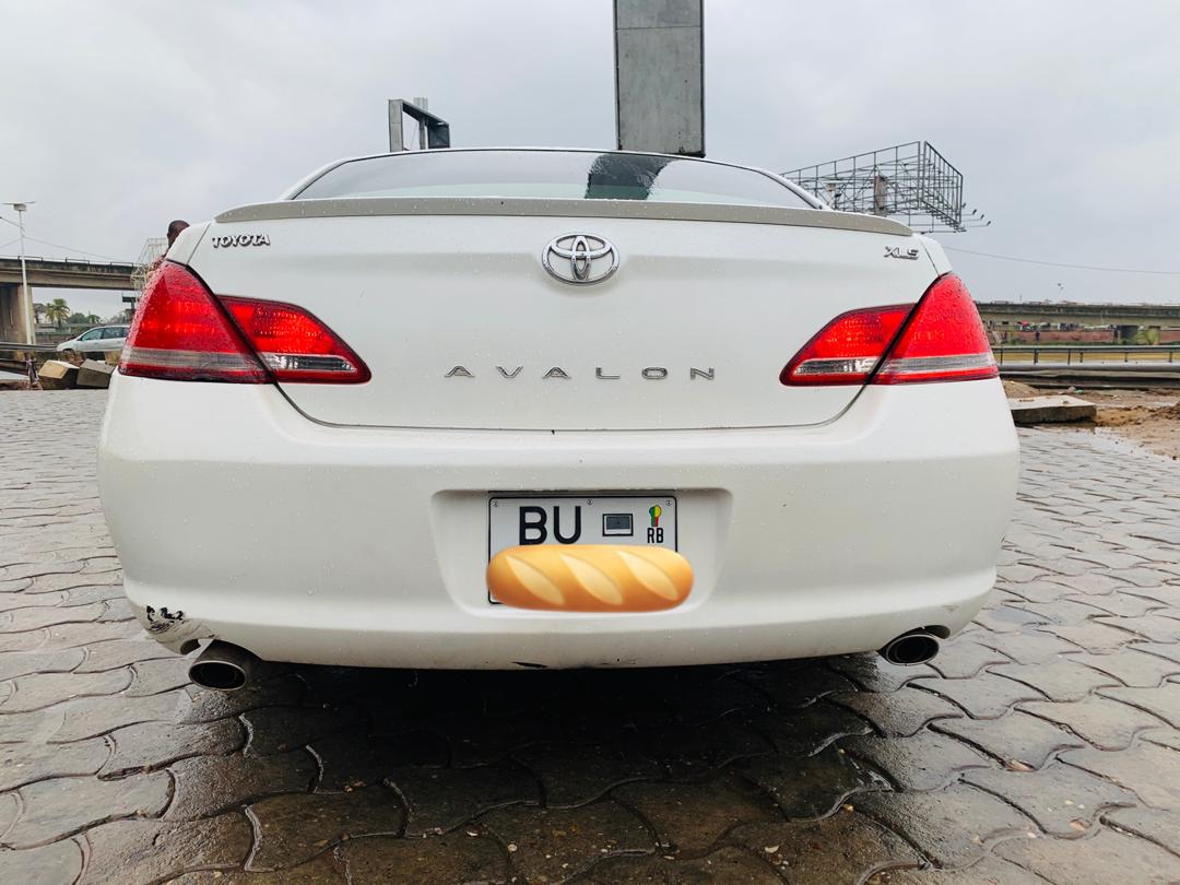 TOYOTA AVALON