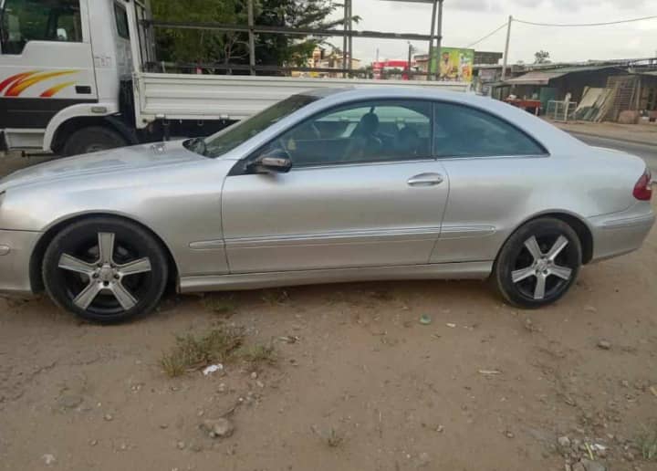 Mercedes clk couleur grise année 2009 en vente