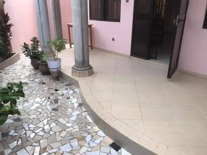 maison entrée personnelle 2 ch a fidjrossè