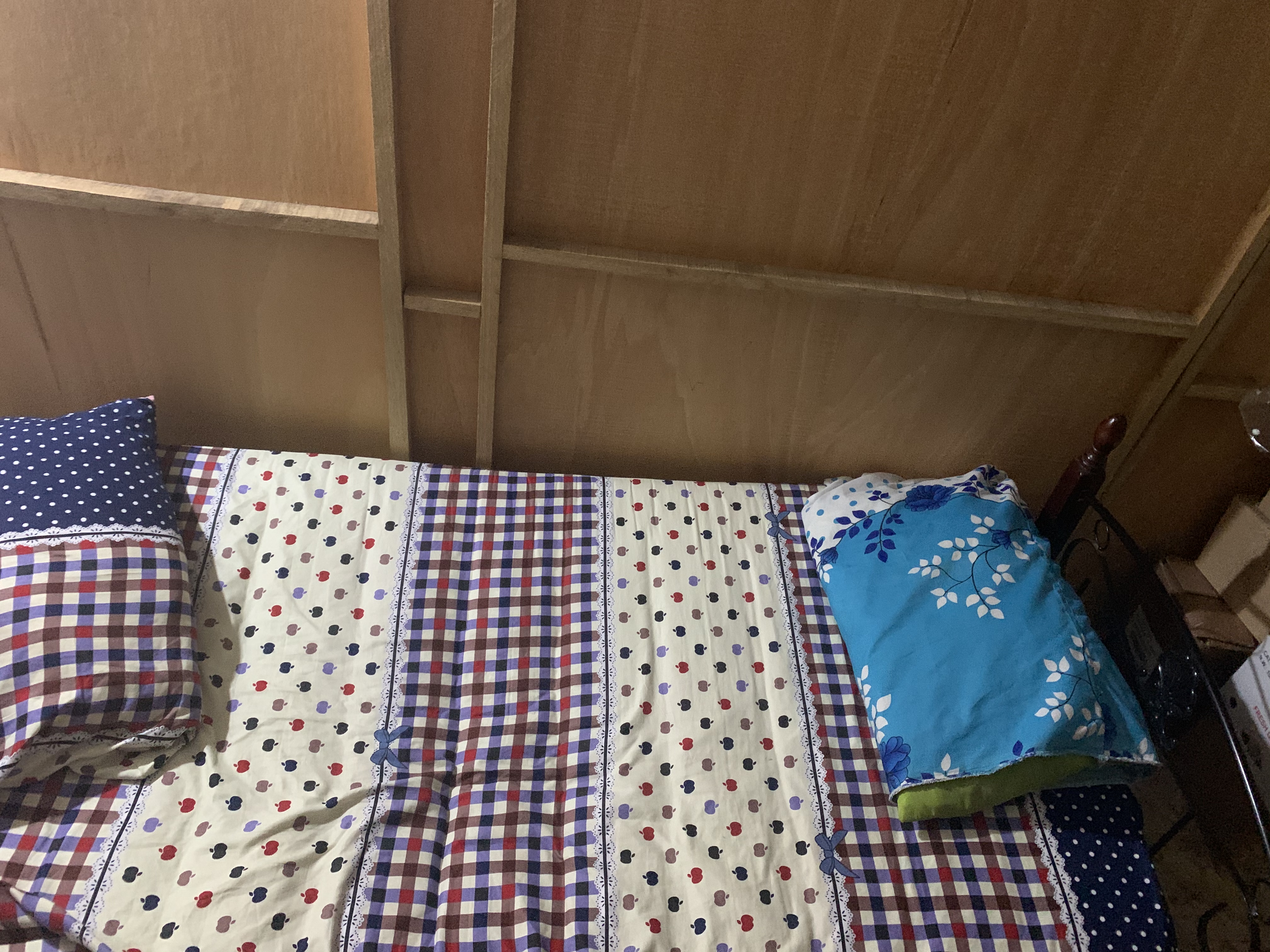 Lit une place avec matelas