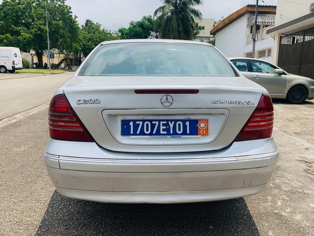Mercedes-Benz C200