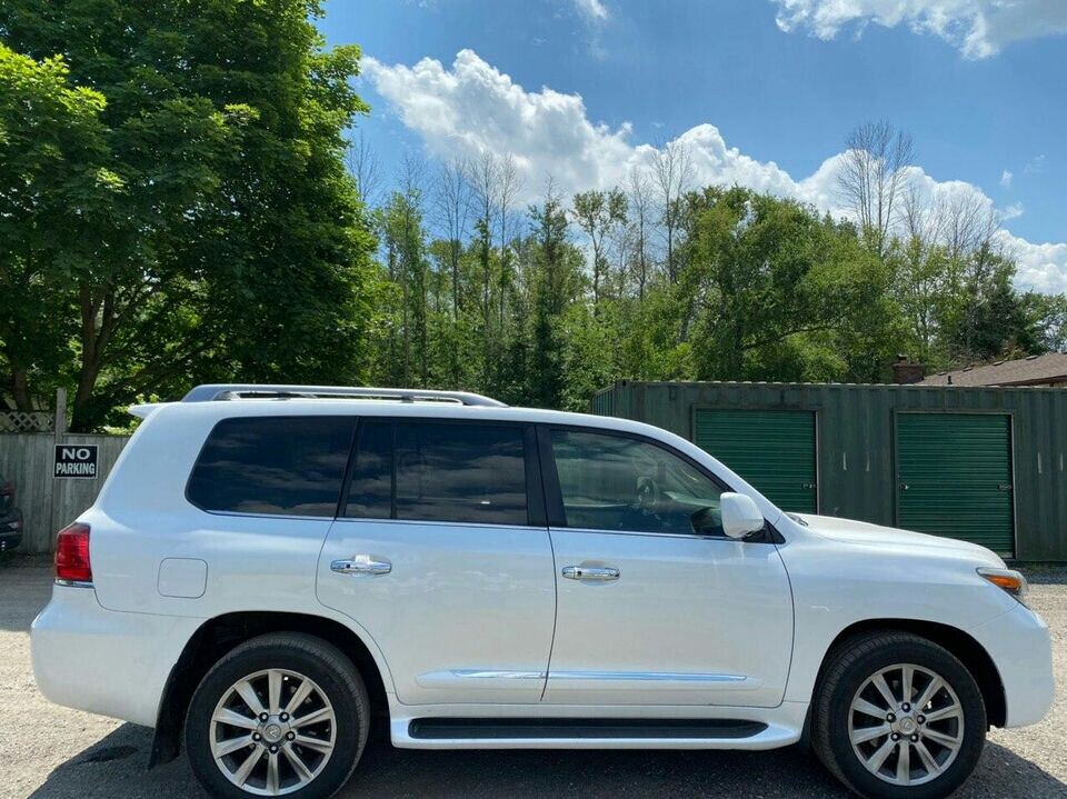 2009 Lexus LX 570 | AWD | LEATHER | NAV | 360 CAM | RAREAutomatique essence ⛽     💵💴💴 16.2 millions  de Fcfa HORS DOUANE jusqu’au port