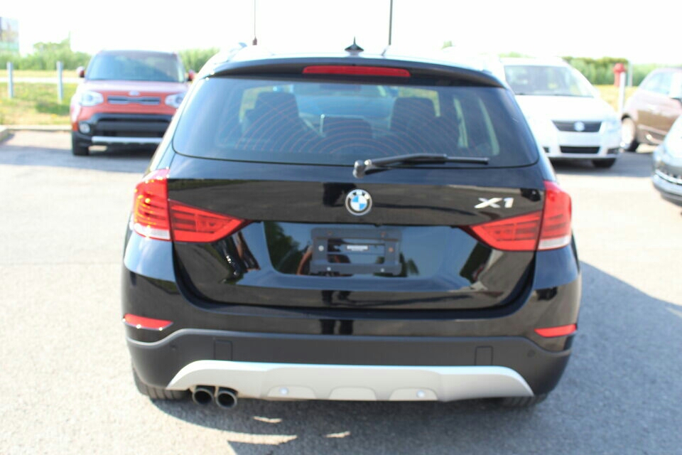 2015 BMW X1 X DRIVE/CUIR/TOITAutomatique essence ⛽     💵💴💴 10.5  millions  de Fcfa HORS DOUANE jusqu’au port