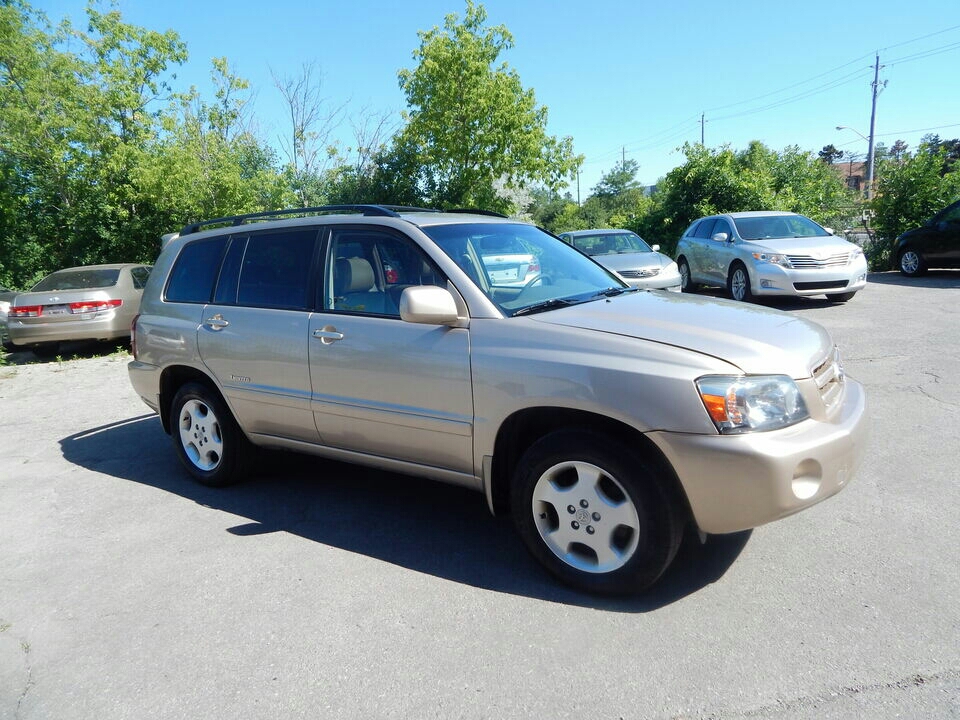 2007 Toyota Highlander 4WD limited 7-Passenger lAutomatique essence ⛽     💵💴💴 5 millions  de Fcfa HORS DOUANE jusqu’au port