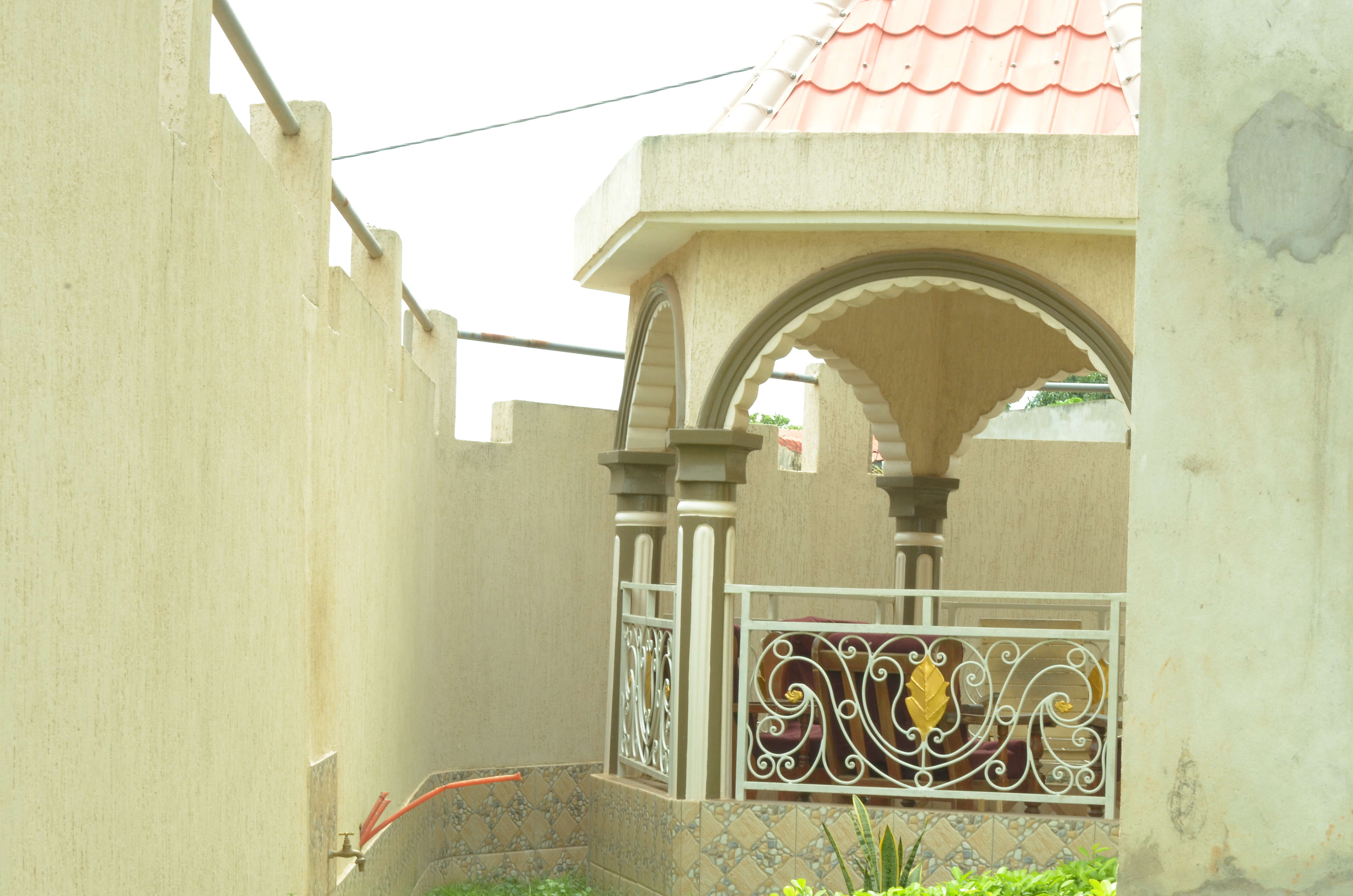 SUPERBE MAISON A VENDRE ADETIKOPE KPOTAME