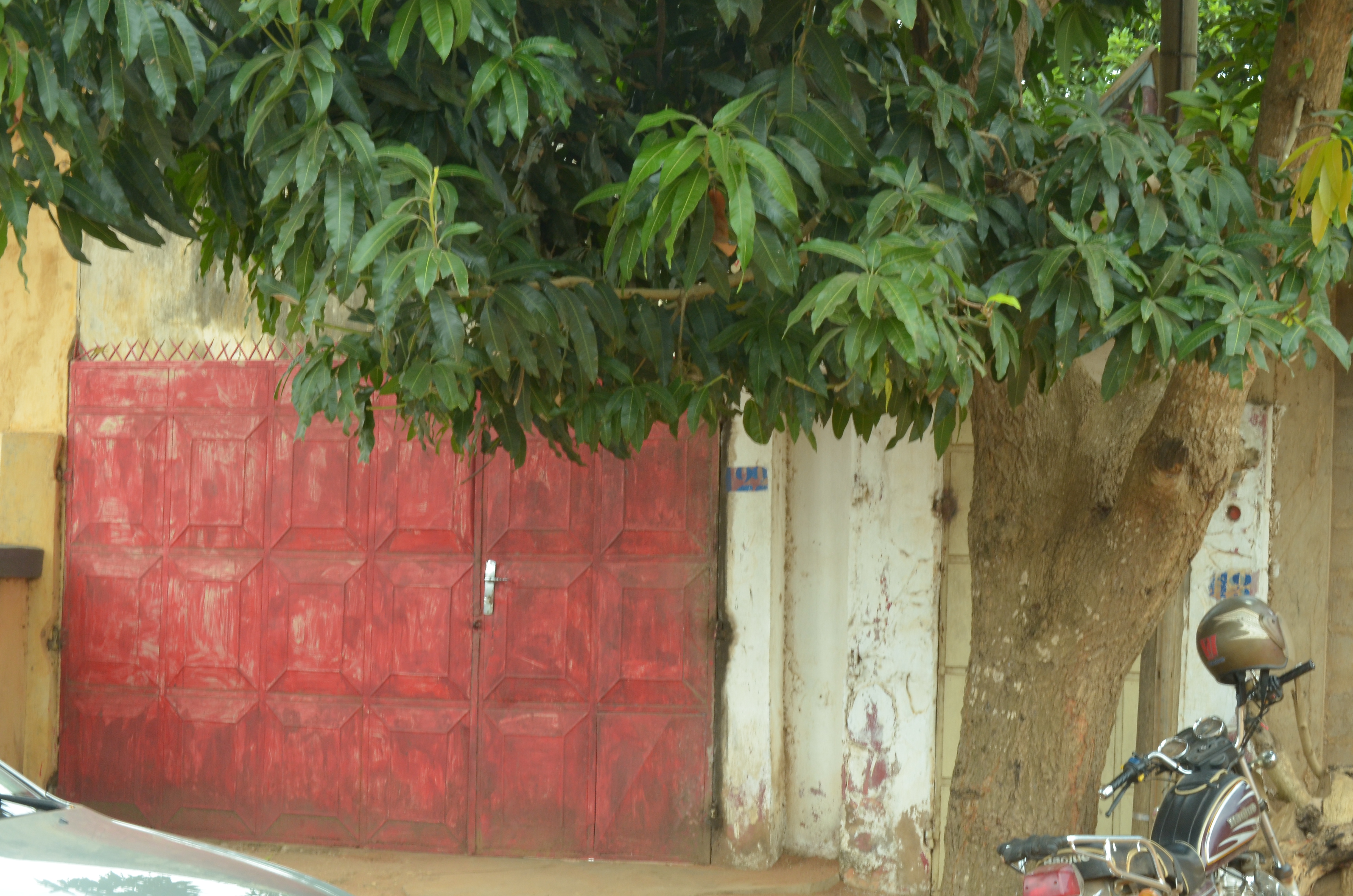 VIELLE MAISON A VENDRE AVENOU