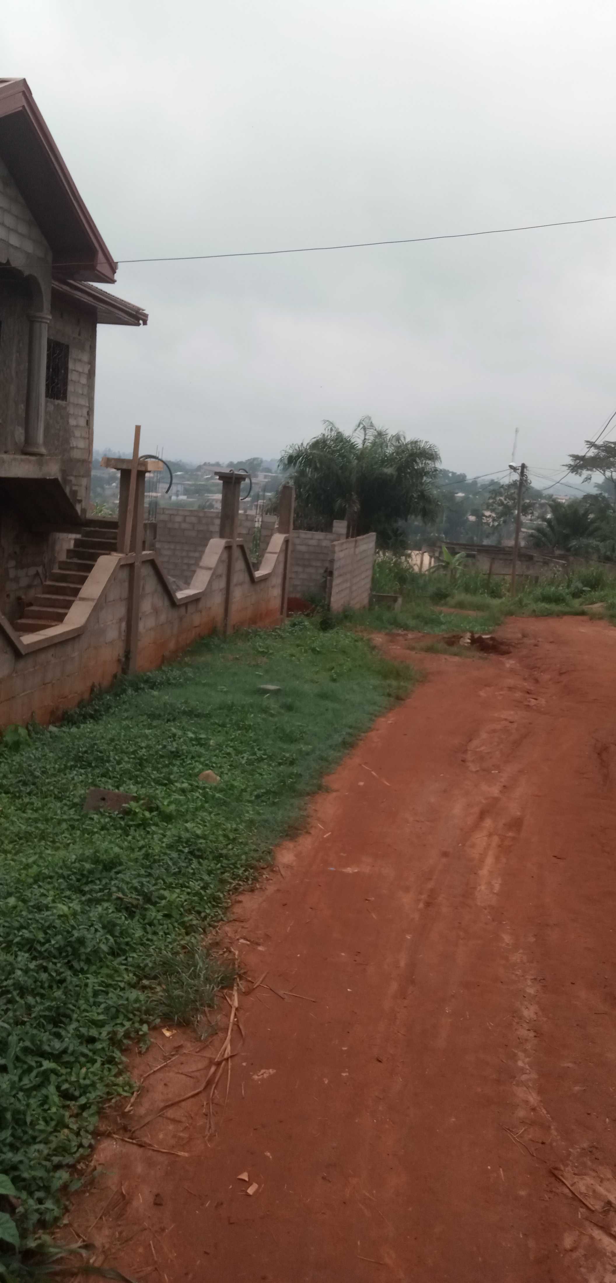 terrain titré et loti à vendre