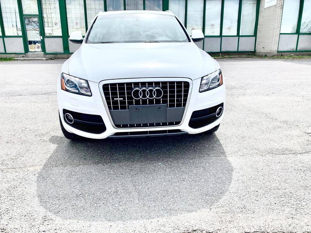 Audi Q5 premium plus année 2012 full options grand écran intérieur cuire toit panoramique déjà dédouaner