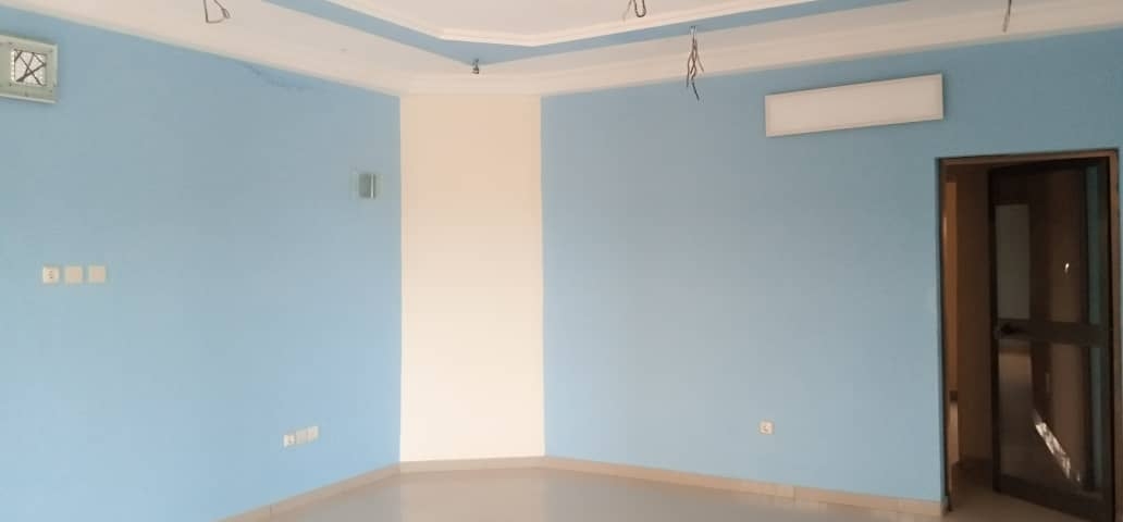 location d'une villa nickel 06 chambres dans la zone de l'aéroport de Lomé- togo