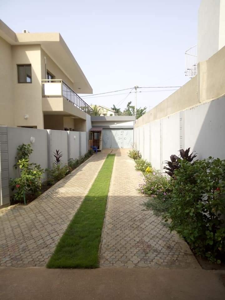 location Villa 4 Chambres Salon Avec Leurs Salles D'eau A hedzranawoe Lomé-Togo