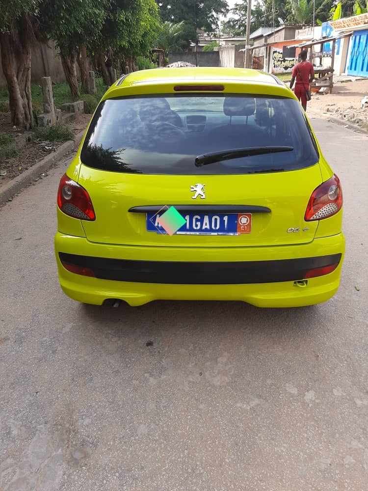 PEUGEOT 206+