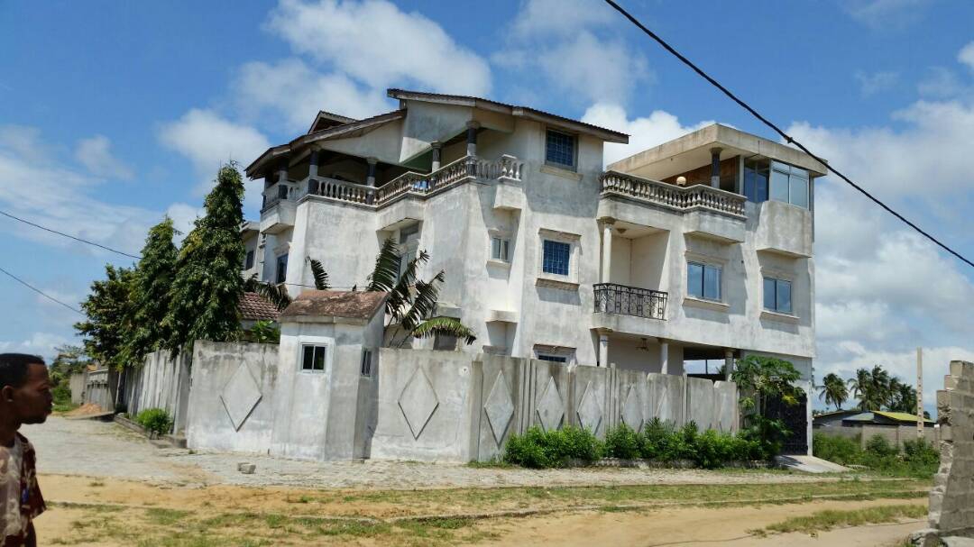 Villa sise à Sèmè Kpodji