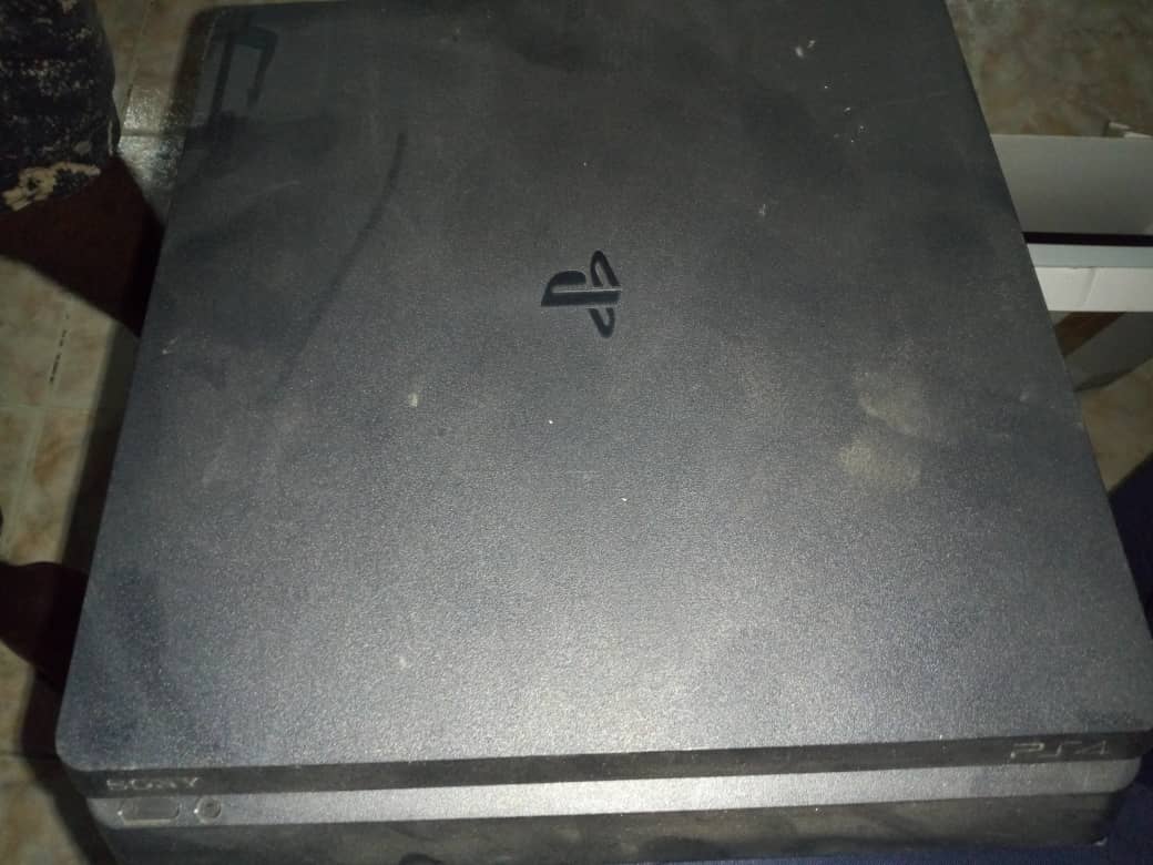 Ps4 slim craquée