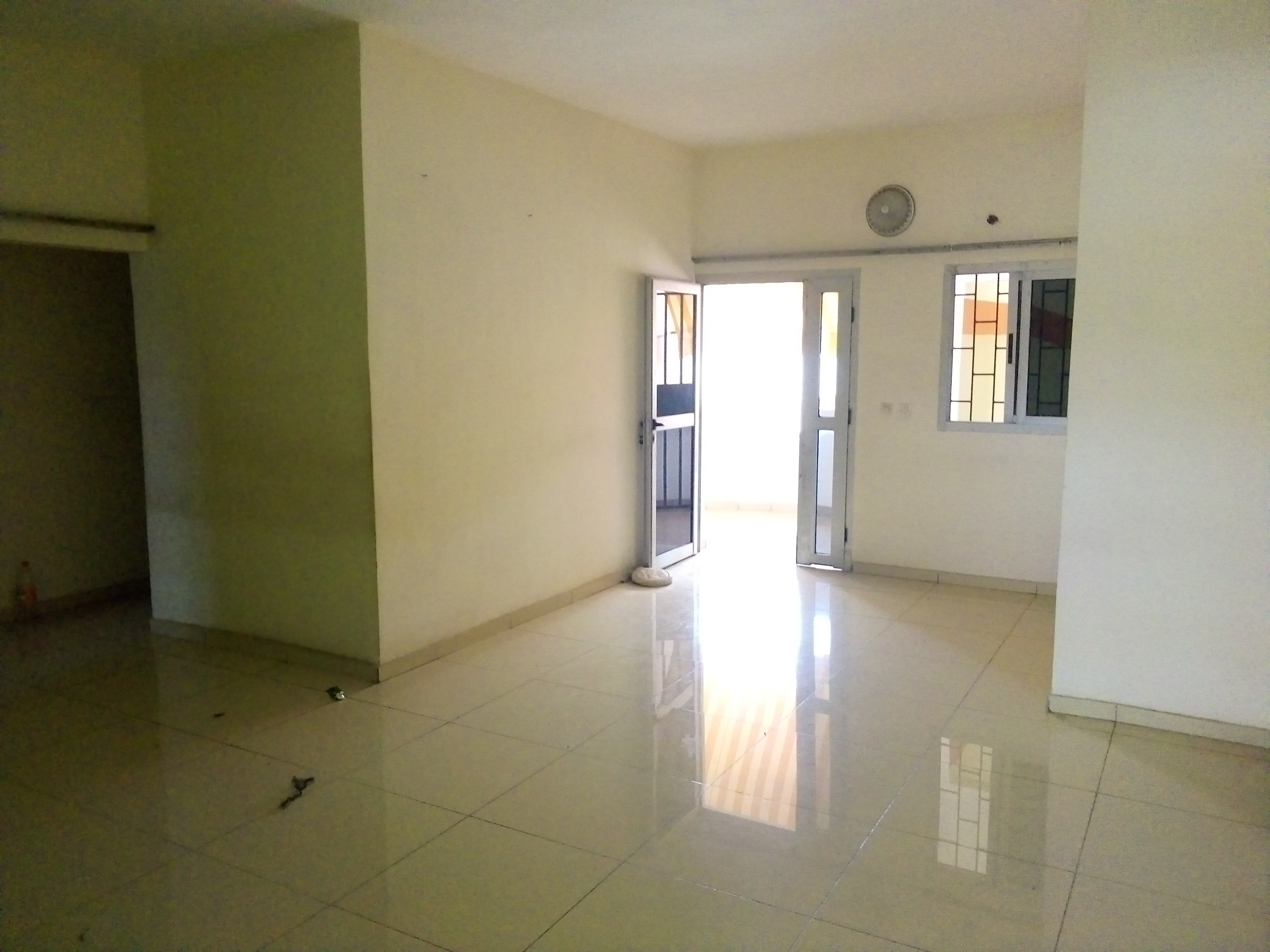 3pieces en location.a Cocody Riviera plamerais st viateur. 3pieces en location.a Cocody Riviera plamerais st viateur.