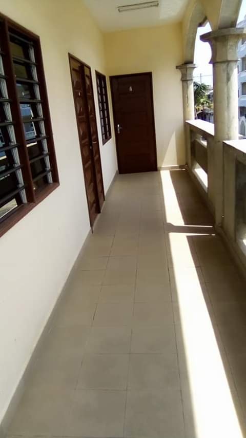 disponible trois chambres salon a Agla pharmacie salème