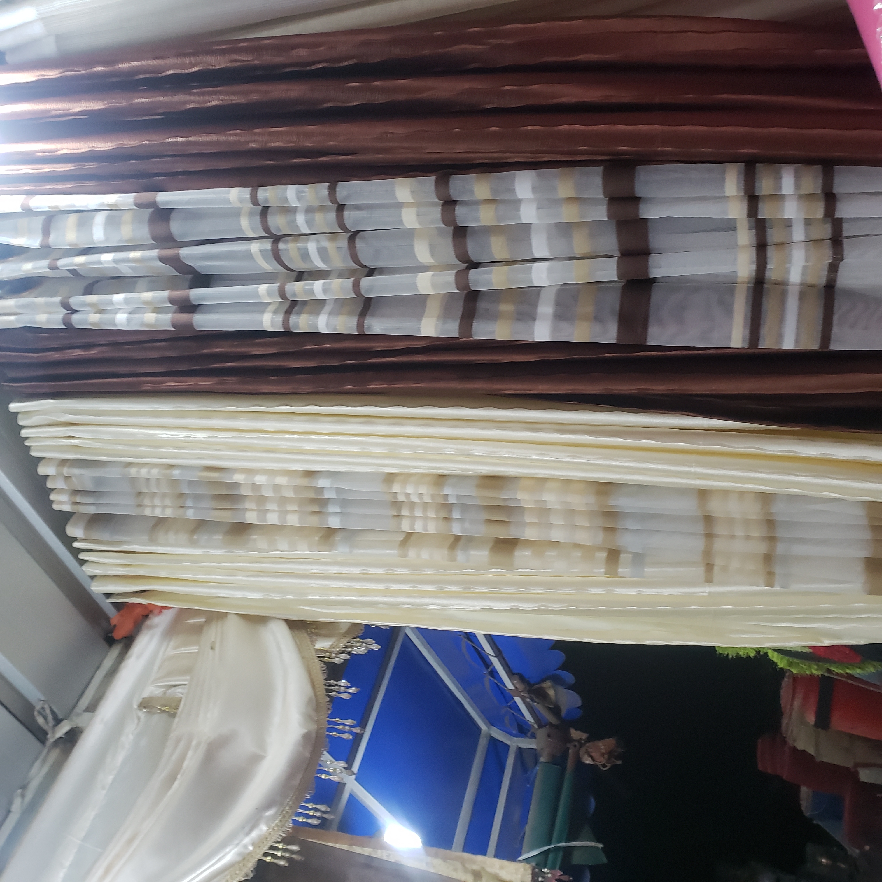 wakeur mame Thierno Hlm5 vente tous gerente de rideaux de luxe