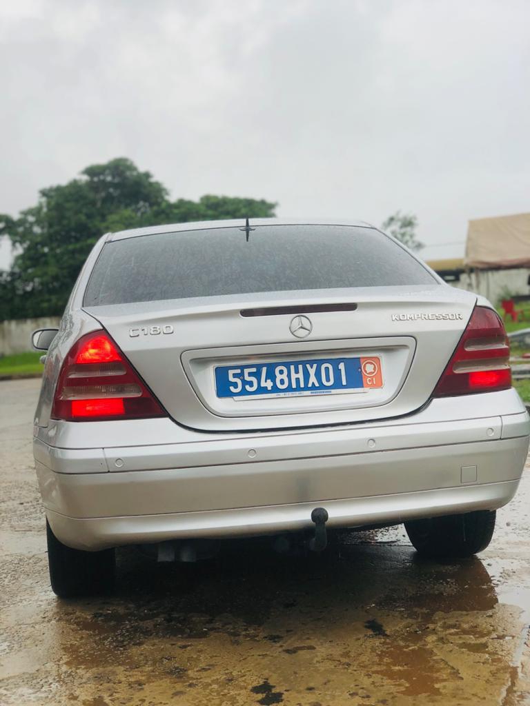Mercedes-Benz C200