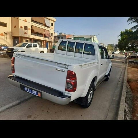 TOYOTA HILUX EN VENTE