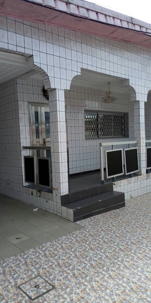 villa à vendre à DOUALA villa à vendre à DOUALA