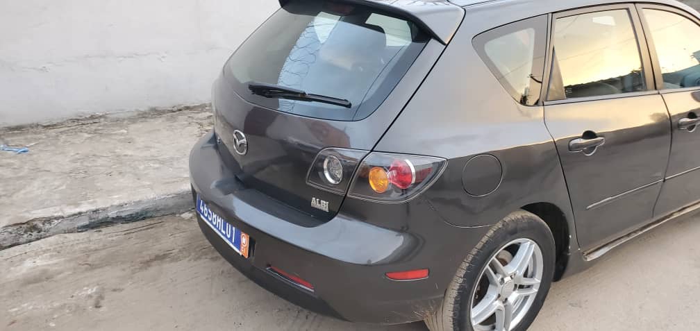 Mazda coupé automatique HL