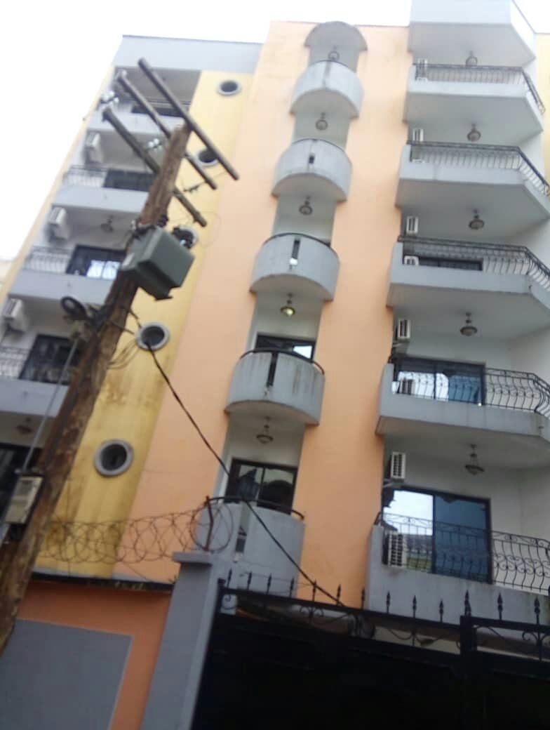 immeuble à vendre à BONAPRISO DOUALA CAMEROUN immeuble à vendre à BONAPRISO DOUALA CAMEROUN