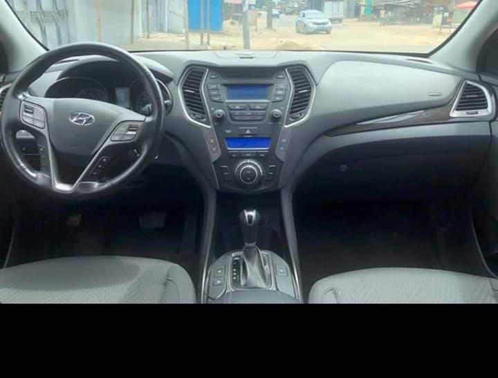 UNE HYUNDAI MODÈLE SANTAFE