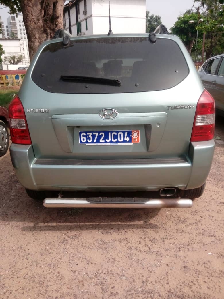 UNE HYUNDAI MODÈLE TUCSUN AUTOMATIQUE UNE HYUNDAI MODÈLE TUCSUN AUTOMATIQUE