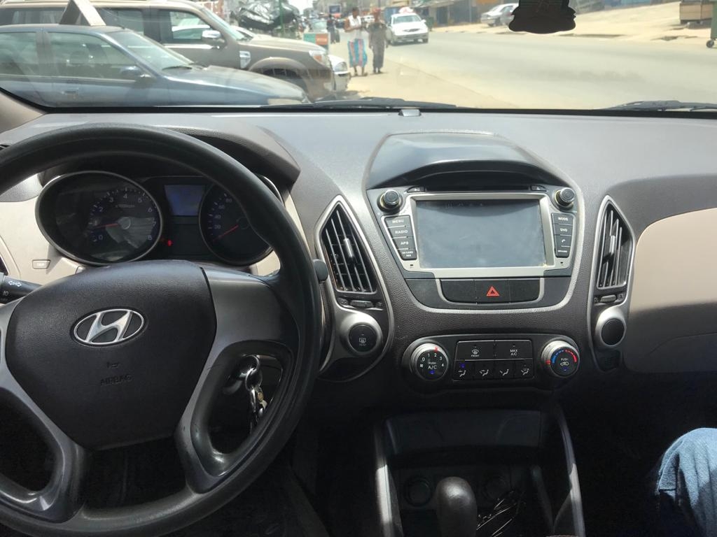 UNE HYUNDAI MODÈLE TUCSUN 2010 UNE HYUNDAI MODÈLE TUCSUN 2010