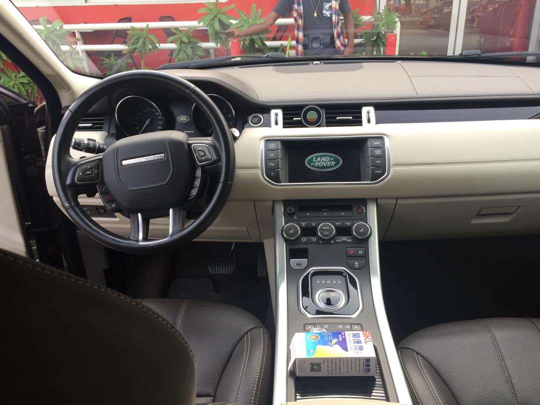 UNE RANG ROVER ÉVOQUE HORS SÉRIE UNE RANG ROVER ÉVOQUE HORS SÉRIE