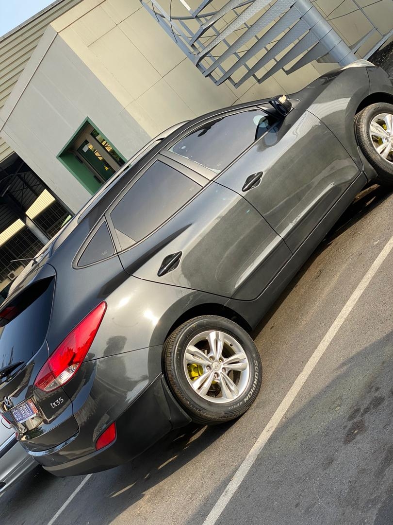 UNE HYUNDAI X35
