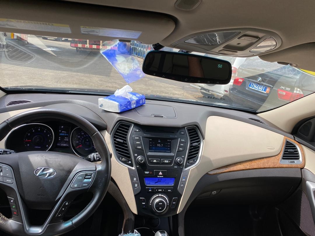 UNE HYUNDAI SANTAFE 2017 BOITE AUTOMATIQUE