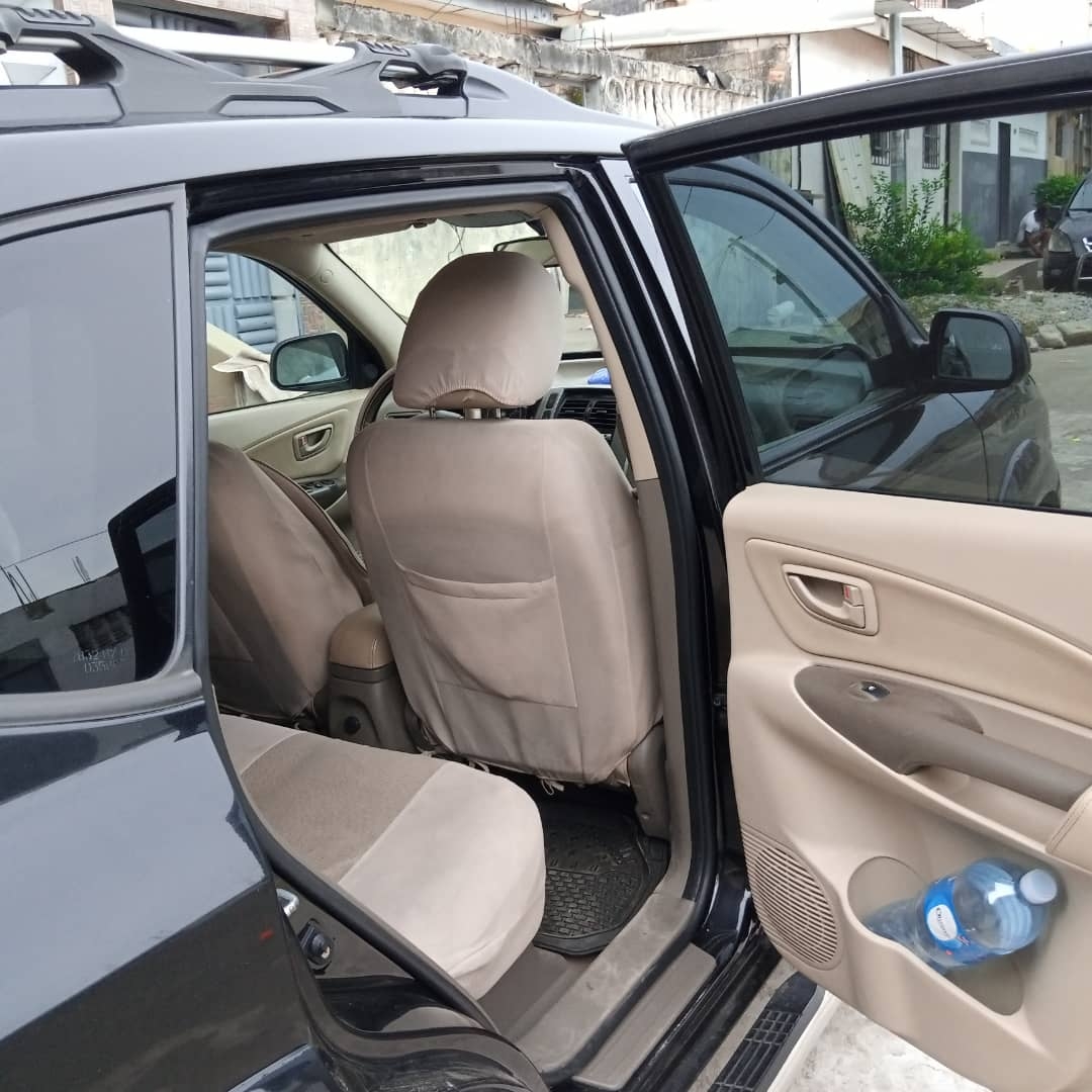 UNE HYUNDAI MODÈLE TUCSUN, BOITE AUTOMATIQUE